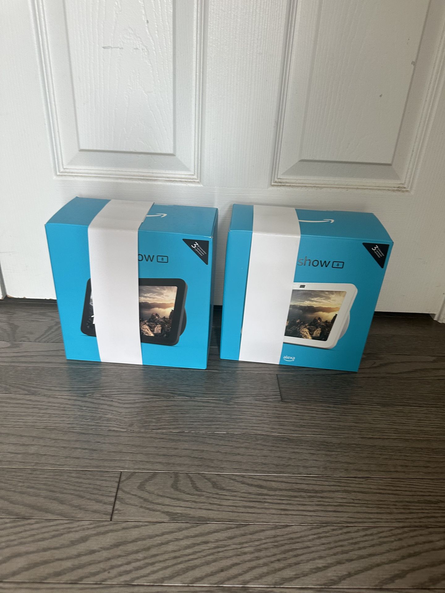 2 Brand new sealed Echo show 8 3rd gen - Black & white
