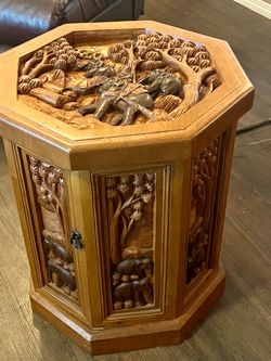 ✨ Matching Pair of Hand-Carved Elephant End Tables 🐘