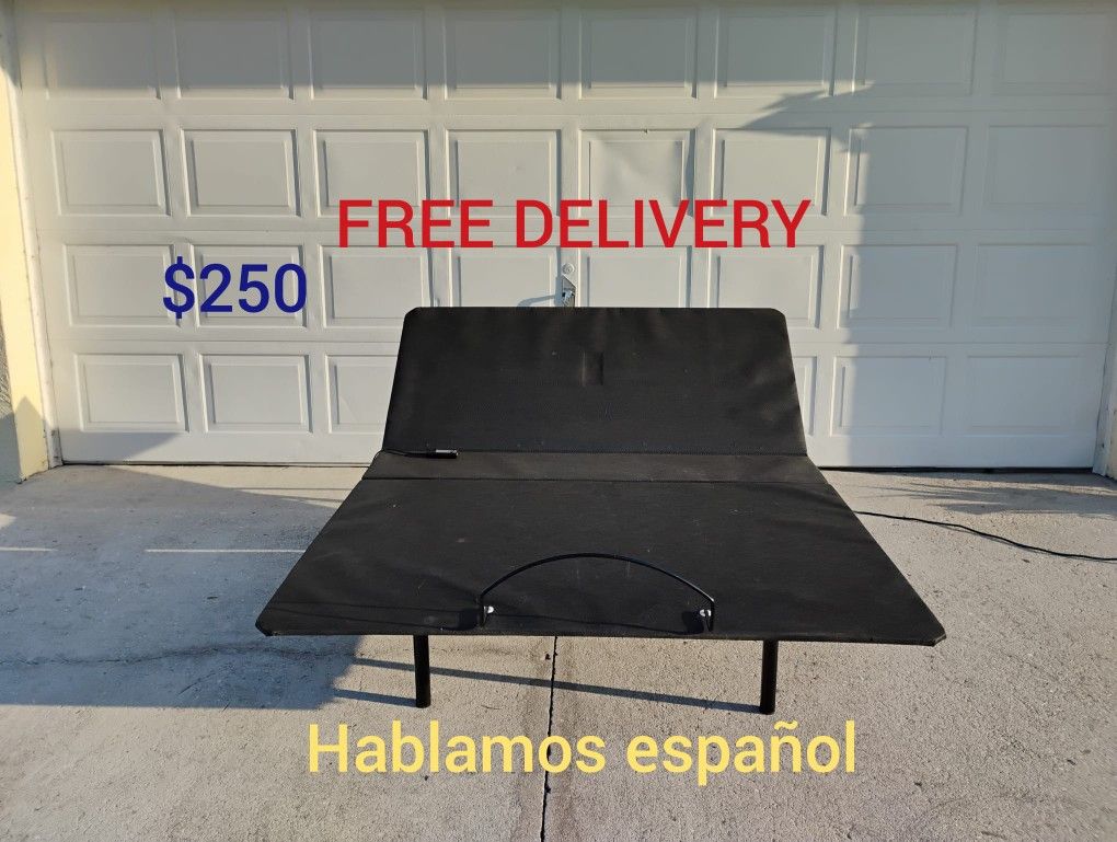 Like New Adjustable Queen Size Base 🚛 FREE DELIVERY 🚛