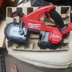 Milwaukee Bandsaw