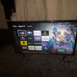 TCL Smart Roku 32" Inch 720p Led  32S3800TAAA Remote control Includes 