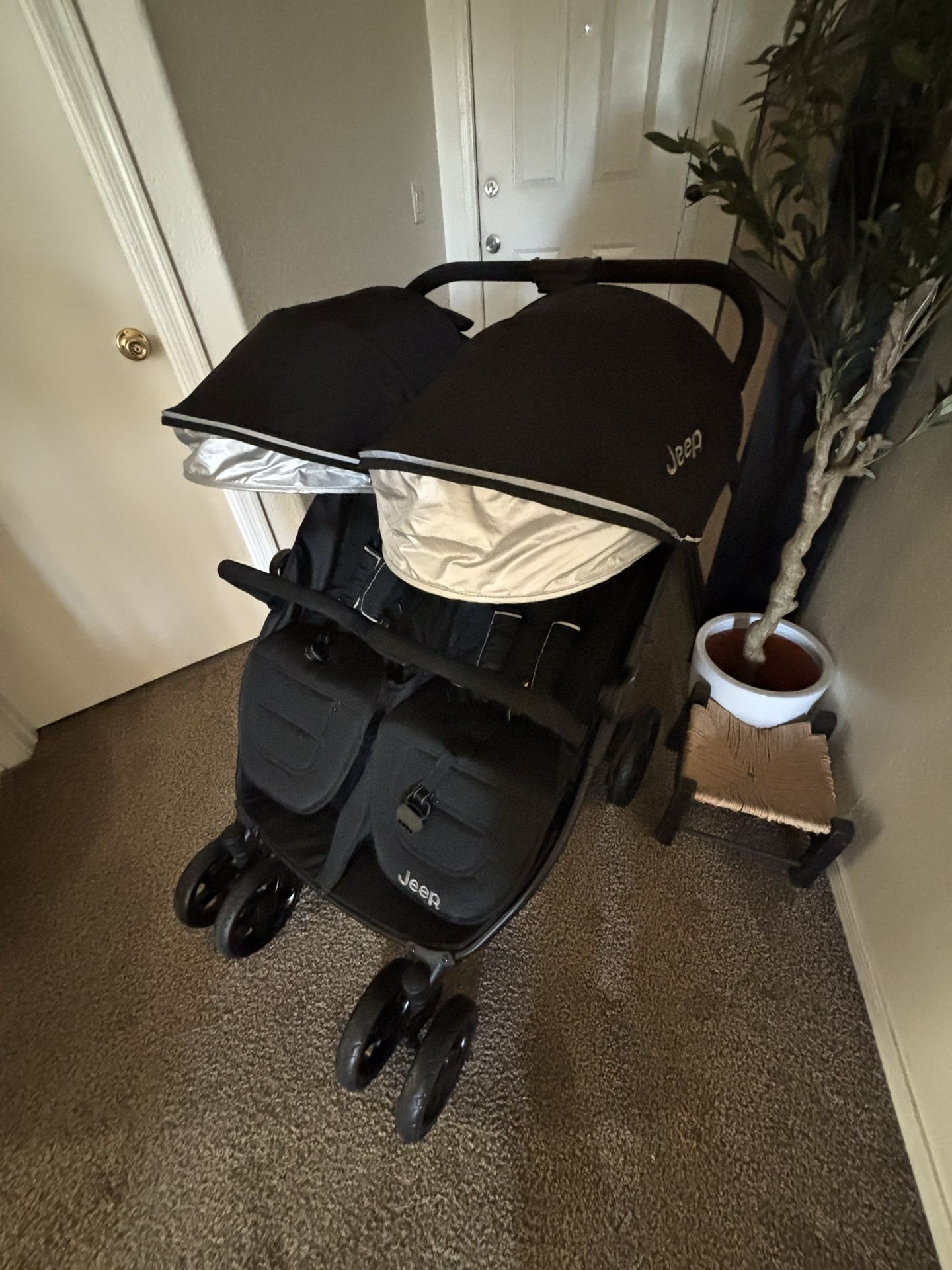 NEW! Jeep Destinations Ultralight Double Stroller