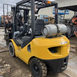 2011 Komatsu FG25T-16 Forklift