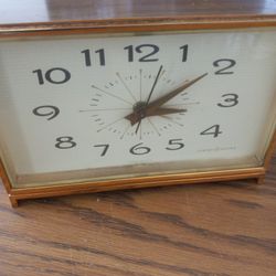 VINTAGE GENERAL ELECTRIC ALARM CLOCK