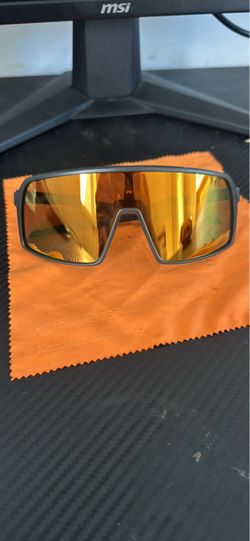 Men’s black and gold Sutro baseball sunglasses