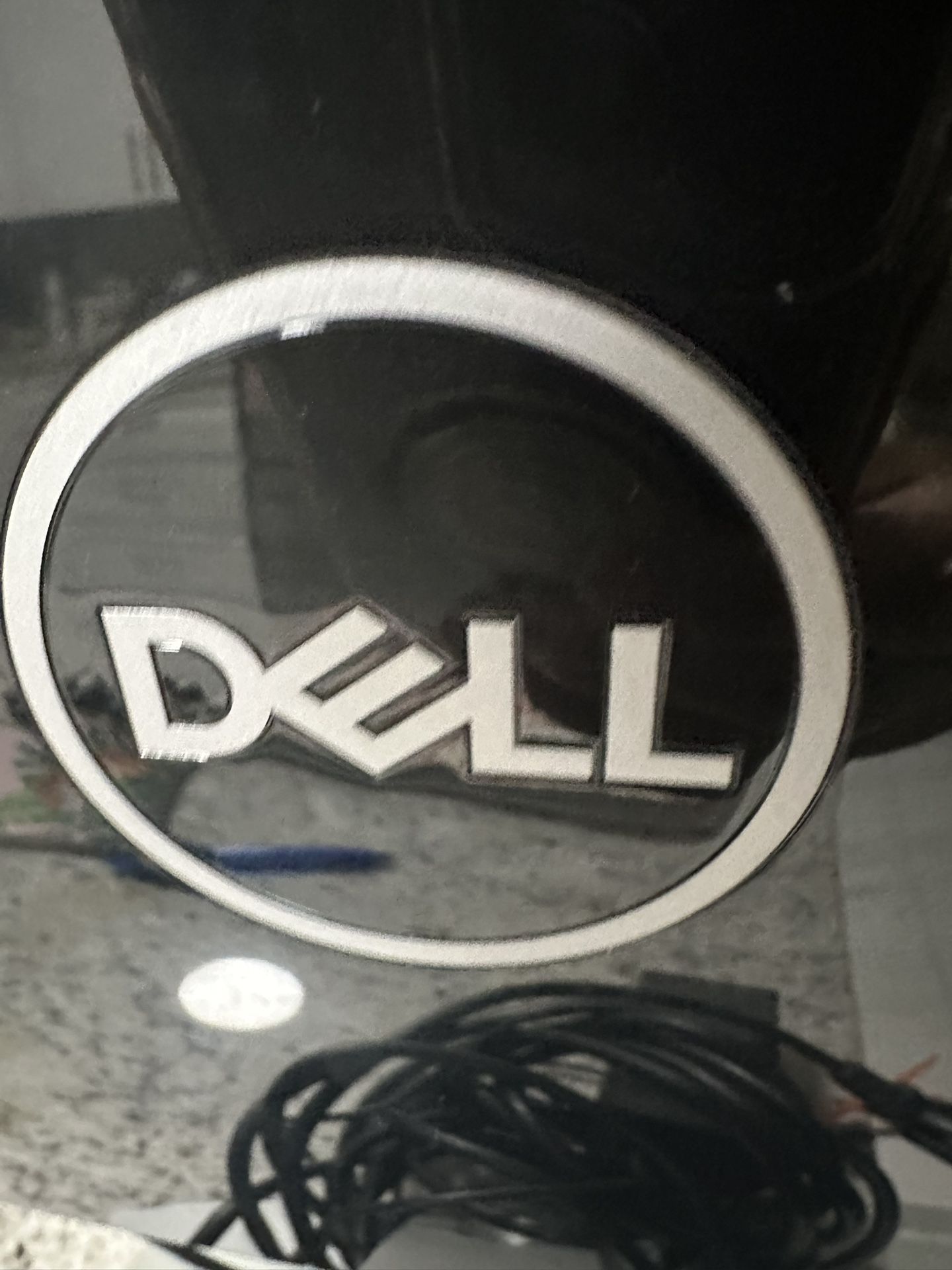 21 1/2 Inch Dell Monitor 