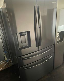 Samsung 4-Door Refrigerator Black Stainless Steel