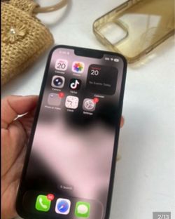 iPhone 16e
