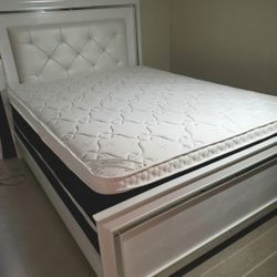 NEW QUEEN PILLOW TOP MATTRESS WITH BOX SPRING ♨️ Bed frame is not available