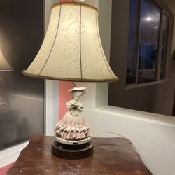 Vintage Porcelain Figurine Lamp 