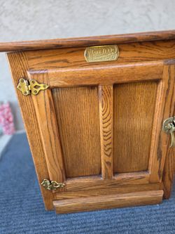 hite Clad ice box end tables and nightstands by the Simmons Hardware Company