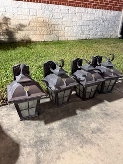Outdoor wall lantern