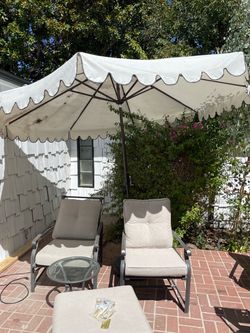 Large Outdoor Patio Umbrella with Scalloped Edge