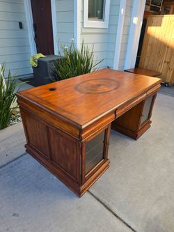 Traditional Mahogany Executive Desk
