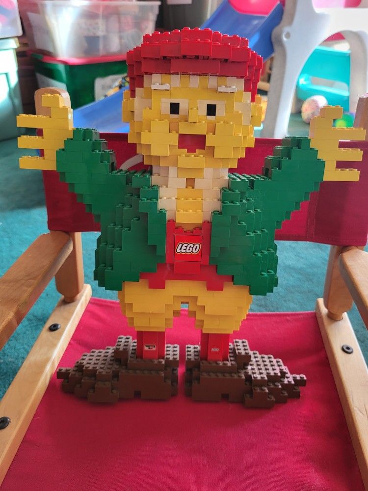 Director's Chair For ERNIE KEEBLER with LEGO Ernie Elf