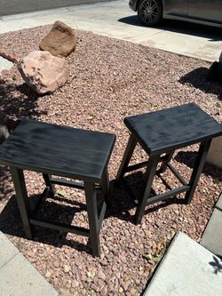2 Black bar stools