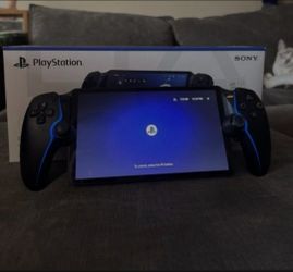 200 flat Adult owned....🔥 PlayStation Portal PS5 Handheld - Clean / Tested