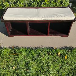 bench with shoe storage
