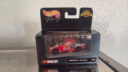 hot wheels NASCAR  TRACK EDITION