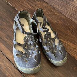 JBU Women's Gray Athletic Shoes
