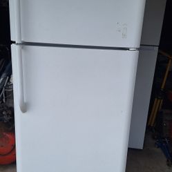Frigidaire Refrigerator 