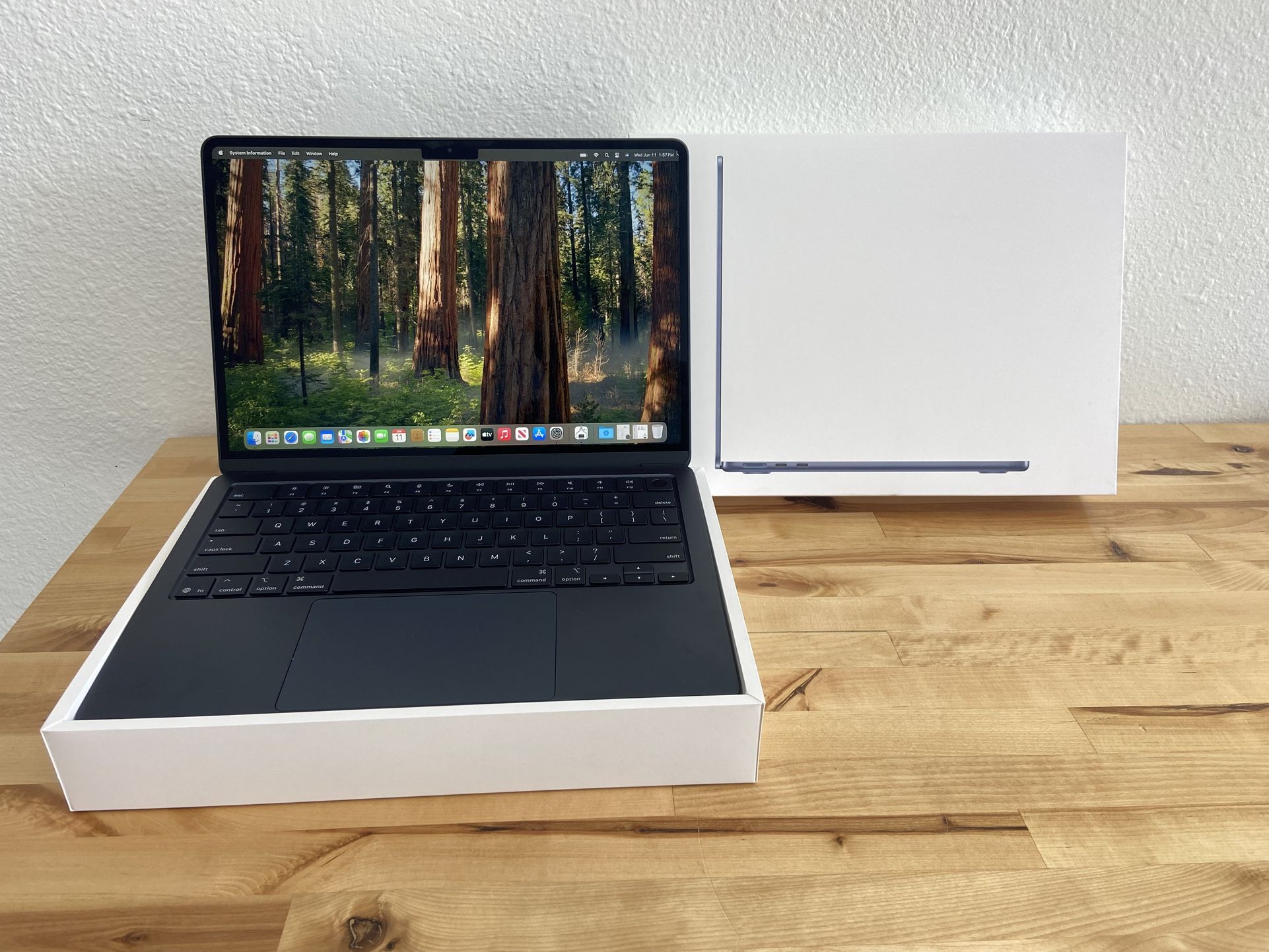 New in Box Apple MacBook Air 13” M4 (2025) | 8-Core GPU | 16GB RAM | 256GB SSD – Midnight