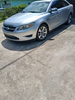 2011 Ford Taurus