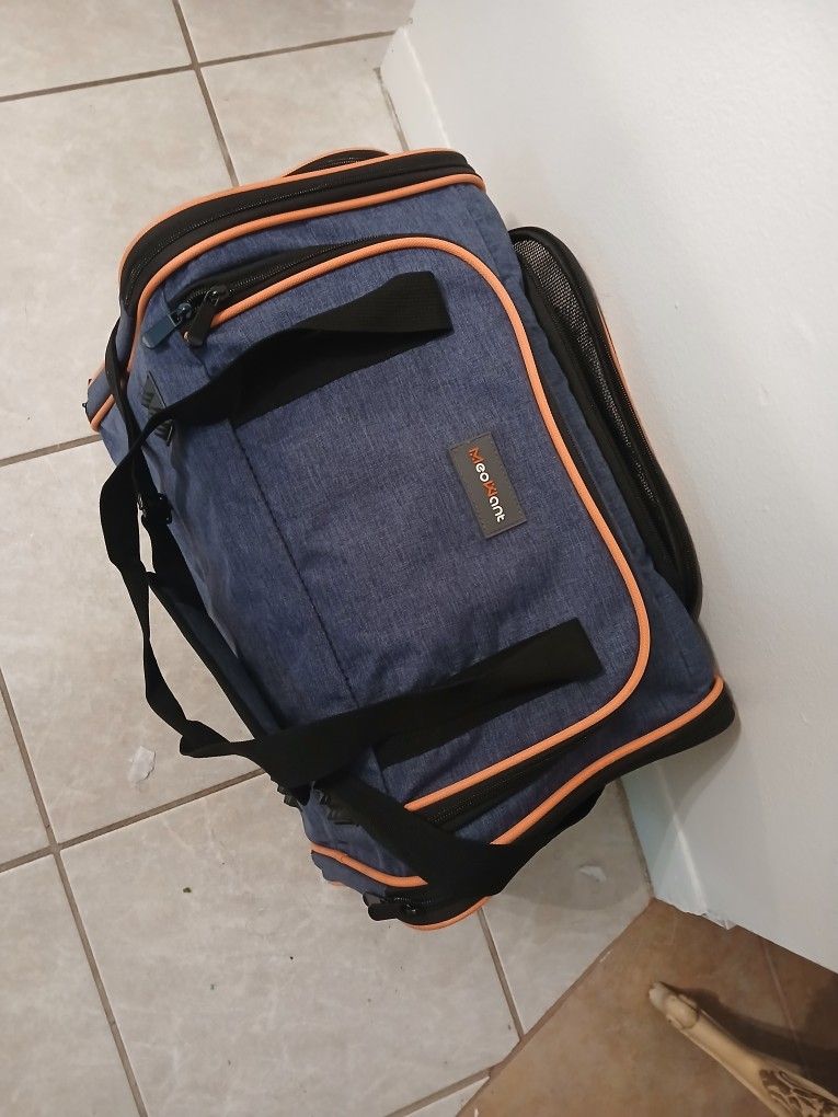 Brand New Pet Carrier $20 FIRM