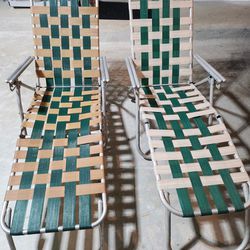 2 Vintage Lounge Chairs