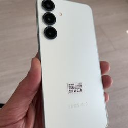 Samsung Galaxy S25+ 256gb Factory Unlocked (Like New )