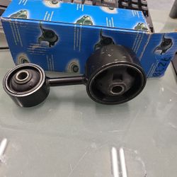 Engine Torque Strut Mount Toyota 