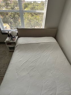 Queen Bed Set