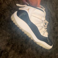 Jordan 11 (SIZE 7C)
