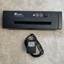 Fellowes POWERSHRED PS 30, like new/barely used, works perfect, this is a workhorse shredding up to 6  pages at a time!