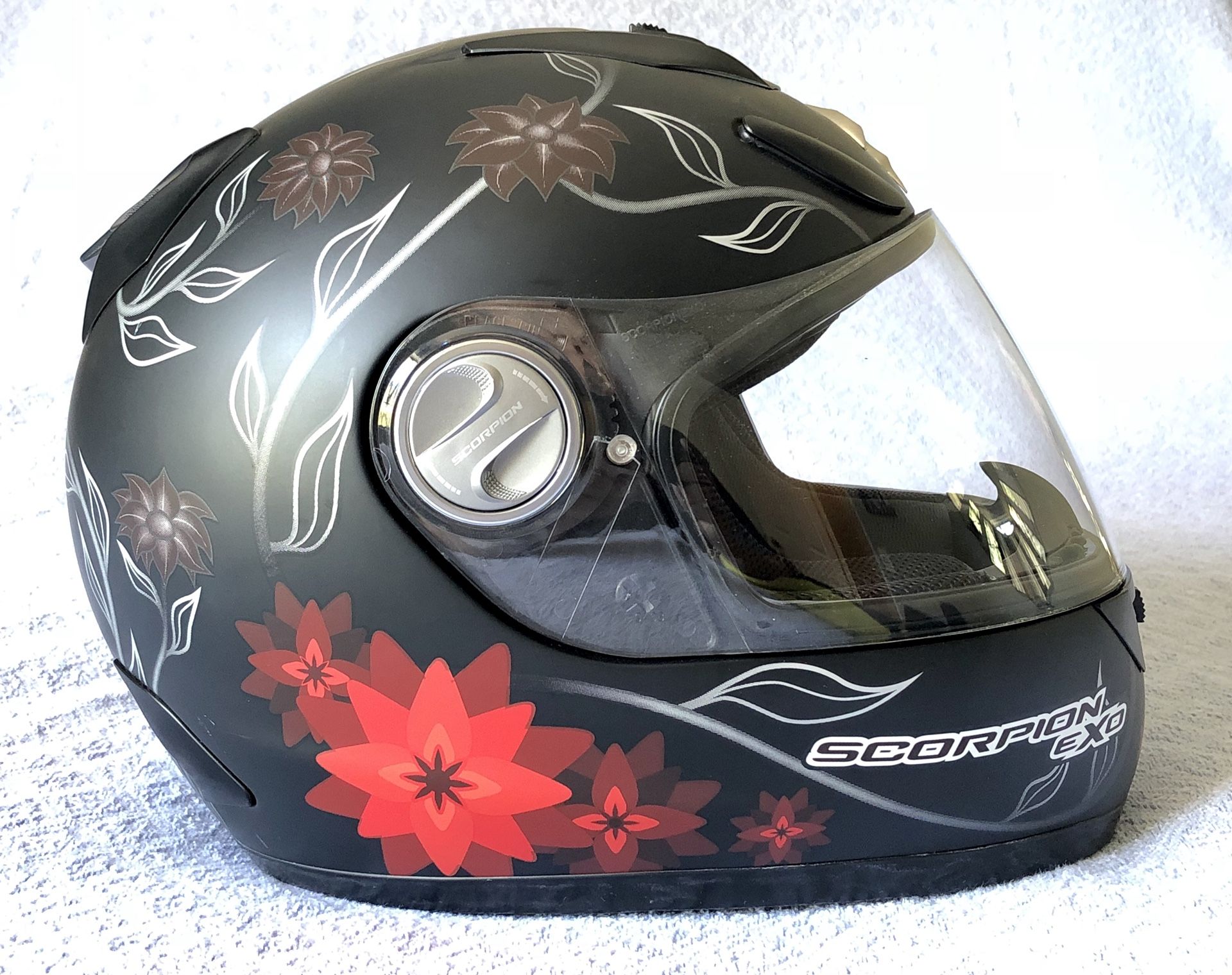 black dahlia motorcycle helmet Troy Lee Designs D4 Polyacrylite Shadow Shiny black finish with original purple rose tribal graphics UV protective finish This D.O.T Harley-Davidson H-D Ultra X16 2-in-1