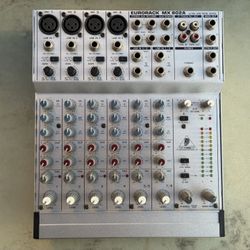 BEHRINGER EURORACK MX 802A