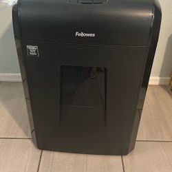 1800 MC Fellowes Shredder , New Open Box 