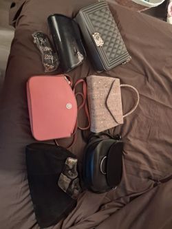 Mixed Lot of 6 Women's Handbags and Purses