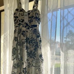 Abercrombie & Fitch White Dress With Black Flowers 