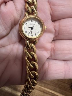 VTG gold-tone Guess women's watch curb chain bracelet Untested