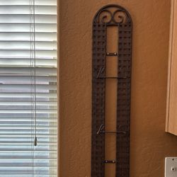 Decorative Metal Wall Hanger for Pictures or Plates