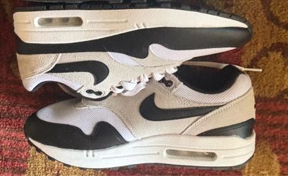 Air Max 1    (6.5 men’s )