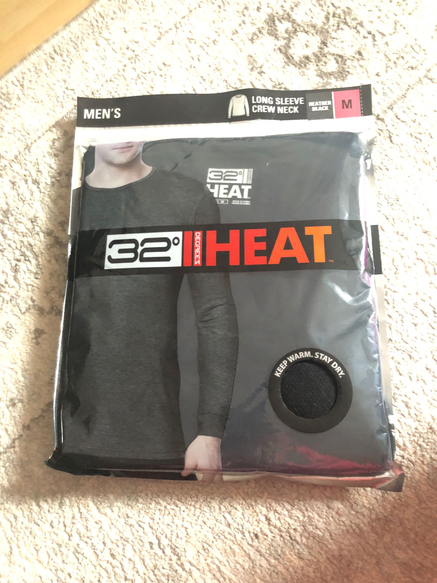 32 heat long sleeve crew neck size M Brand new
