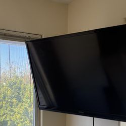 Insignia TV 20x41 Inches Used