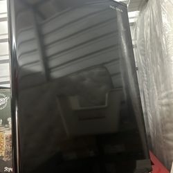 Insignia Mini Fridge No Freezer Black 