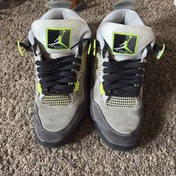 Jordan 4 Retro