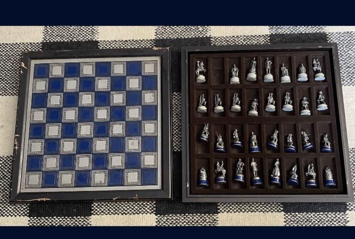 Civil War Chess Set by The Franklin Mint (see description)