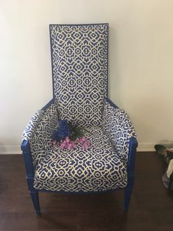 Stunning antique chair... picture doesn’t do it justice