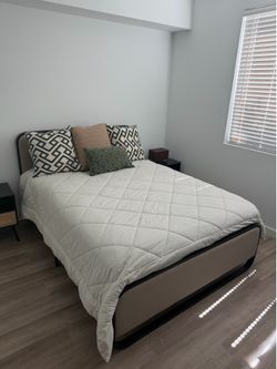 Queen Bed with Mattress