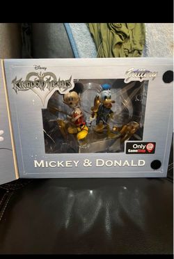 Mickey And Donald duck figure